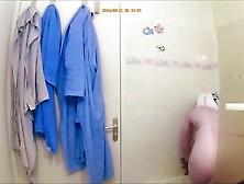 Shower Voyeur