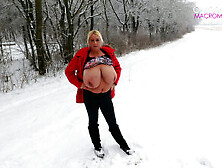 Busty Instagram star leaked