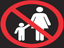 Busty stepmom gets eaten out in the bathtub