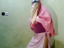 Cewek Bercadar Pamer Tetek Hijab Girl