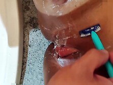 Dando O Cu E Depois Pedindo Pra Me Depilar E Gozar Dentro Da Minha Buceta.  5 Min