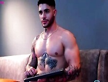 Jock Gay Muscle Hunk Jerking Off