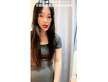 The girl next door went to the sea to broadcast live! 【Ye Loli】Living,  cute,  beautiful,  and good figure.  Her whole body is full