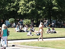 Katy Sky Zeigt Ihre Geile Fotze In Berlin (2)