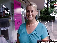 Verheiratete Hausfrau macht Sex Casting gegen Geld