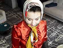 Hot MILF Wanilianna Wears Scarf & Stockings in 4K Amateur Video