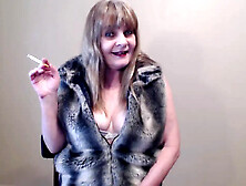 Smoking In A Fur Coat - Tacamateurs