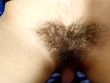 ВОЛОСАТАЯ КИСКА ПОЛУЧАЕТ ОРГАЗМ