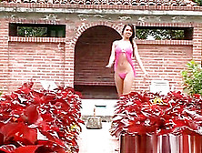 Gigi Spice pretty in pink dildoing her clit