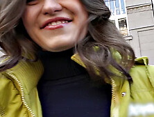 Russian Cutie Flashes Cash