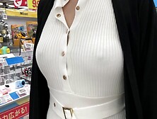 『個人撮影』巨乳熟女にピタッと白ワンピでノーブラ散歩＆お買い物♡ポッチが。 japanese/hentai/asian/milf/step mom/big tits/日本人/熟女/巨乳/素人/潮吹き