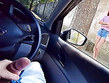 Public car handjob for hottie at the bus stop!