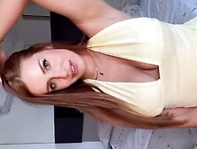 Vídeo delicioso da Lais gozando no consolo grosso