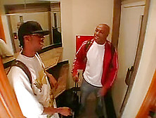 Brésilienne obèse niquée par un ami de Step son mari