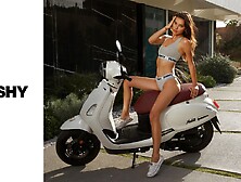 Playful glamorous doll Eva Blume likes intensive anal penetration