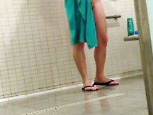 Gym Shower Ballstretching