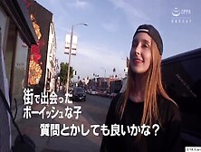 Jav Rainy Uno Studente Internazionale Amante Dello Skateboard