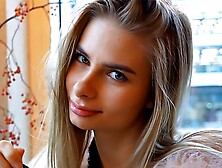 Wet love at slender clip