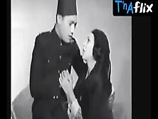 Aminah Rizq Sexy Scene In Abnaa Ell Fograa