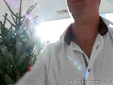 Horny hottie Alejandra Leon works a cock