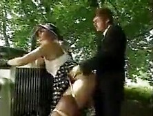 Rapidinha em cima do carro