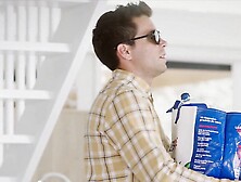 TUSHY It's only natural to gape on vacation with your bf