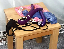 Mrs Mature Feet doing some layering for fans.