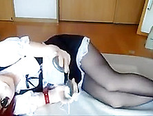 kigurumi playing with electro pulse