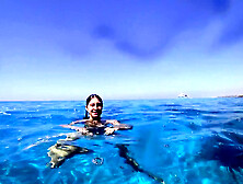 Stunning Girl Swims Nude on Public Beach