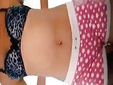 Novinha pediu pra amiga filmar ela dançando funk peladinha