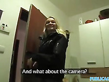 Девушка ротиком на член накинулась и охотно сверху попрыгала