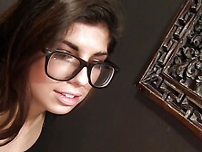 Girl Ava Taylor Confesses to the Gloryhole