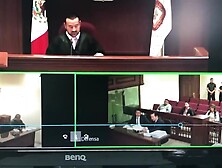 Abogado mexicano le mete un cogidon a juez estúpido