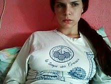 Lusty redhead babe teasing her butt hole on the webcam