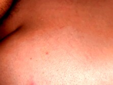 Me da por atrás mi y su venida se sale de mi culito