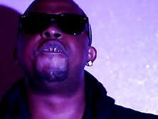 LOOK she bendin ova - lawd have mercy