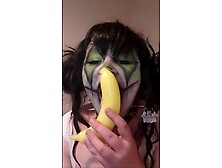 TRAILER - LADY SUCKS