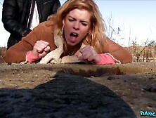 Outdoor Agent Cutie Sexy Shows Her thanks With An Super Sexy outdoors Bj And Nailed