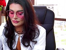 LJCHATONLYNICOLLE 20250401P01 GOOD WINDOW TEASING PINK MINISKIRT WHITE PANTIES. mp4