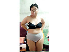 I still have my pads on but my pussy want a creampie