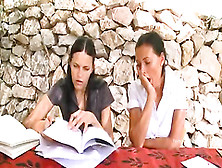 Extreme fisting lesson with two glamours