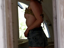 Caught Stranger Girl Masturbating in Abandoned Villa