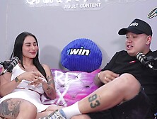 Jenifer Play And Sara Blonde - Podcast Se Sale De Control Y Me Masturbo El Culo Con Juguete Anal (preguntas Incomodas)xxx