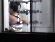 Flagra da vizinha gostosa na janela do prédio