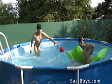 Ashton Twins Have Fun At The Pool