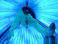 Geiles Girl Masturbiert Im Offentlichen Solarium Mit Cam Gefilmt