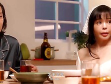 ModelMedia Asia - During the Mid-Autumn Festival reunion, my stepmother and stepsister took my virginity