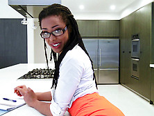 Ebony Sex Tapes – Abs and Ass on Thin Babe Kira