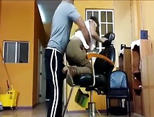 The petite hair stylist fuck in her place of work