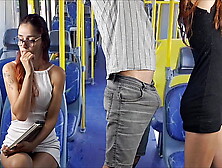 Estudante sendo encoxada no ônibus em publico!
